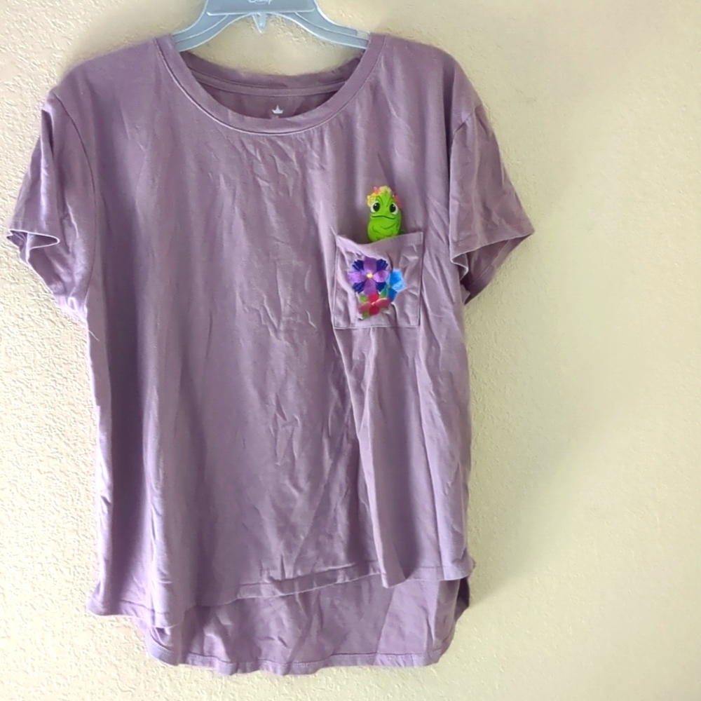 Women's Large Disney Tangled Tshirt
